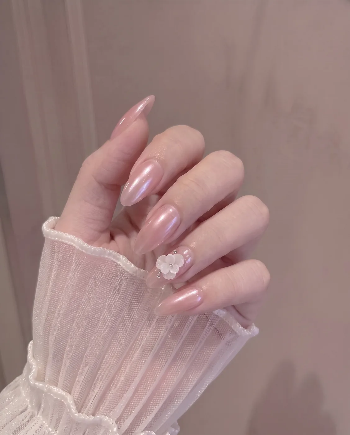 Móng hồng xà cừ